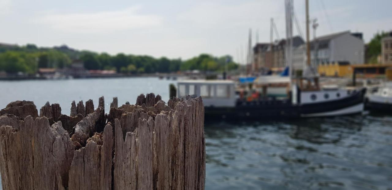 Kapitainskoje Direkt Am Hafen Flensburgs Apartment Екстериор снимка