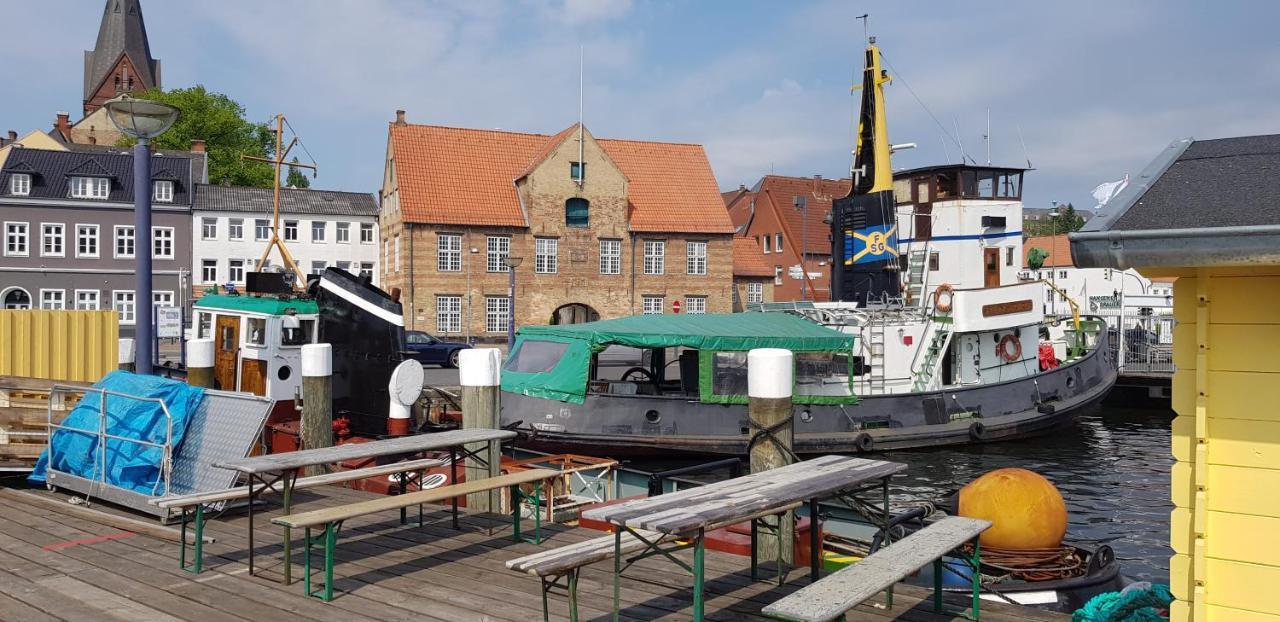 Kapitainskoje Direkt Am Hafen Flensburgs Apartment Екстериор снимка